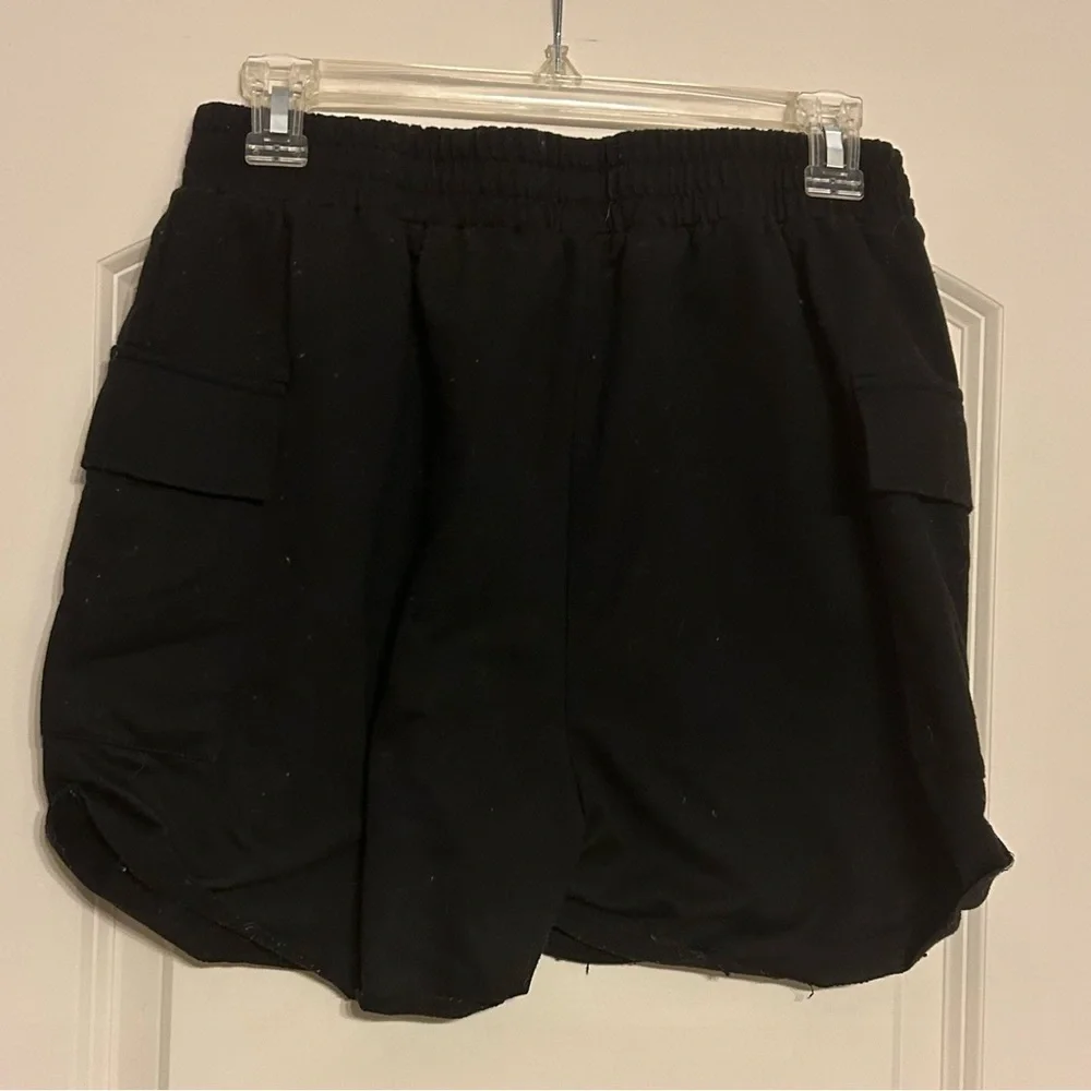 Black medium cargo shorts